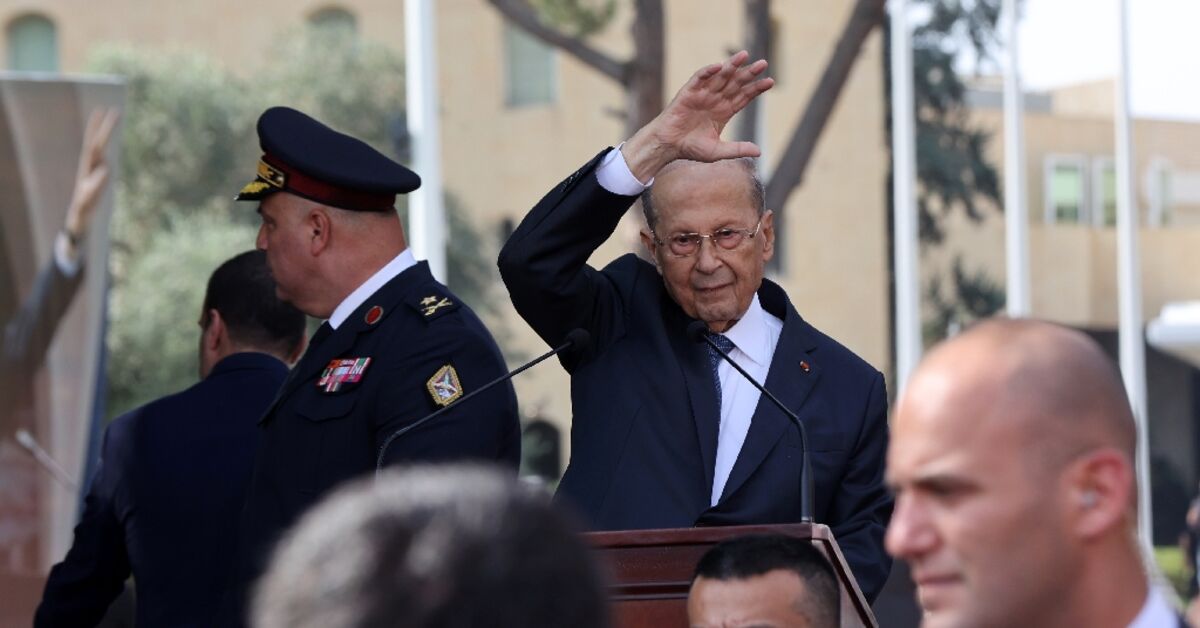 Lebanon's Aoun leaves presidential palace as political crisis deepens - Vimarsana News