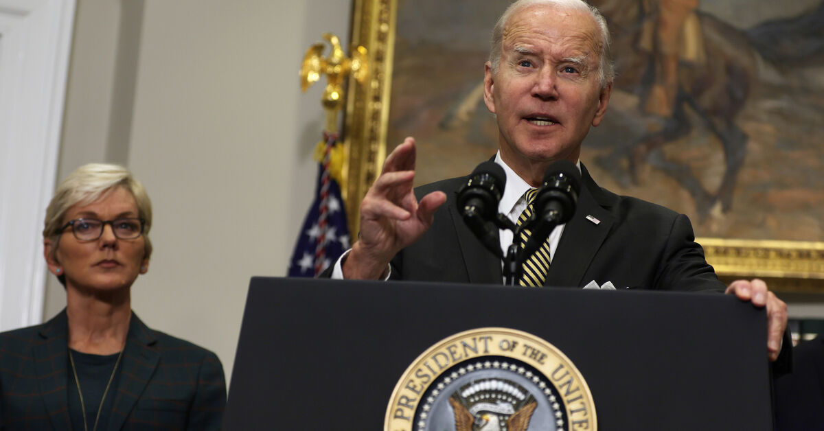 Biden announces release of oil reserves following Saudi-backed oil cut - Vimarsana News