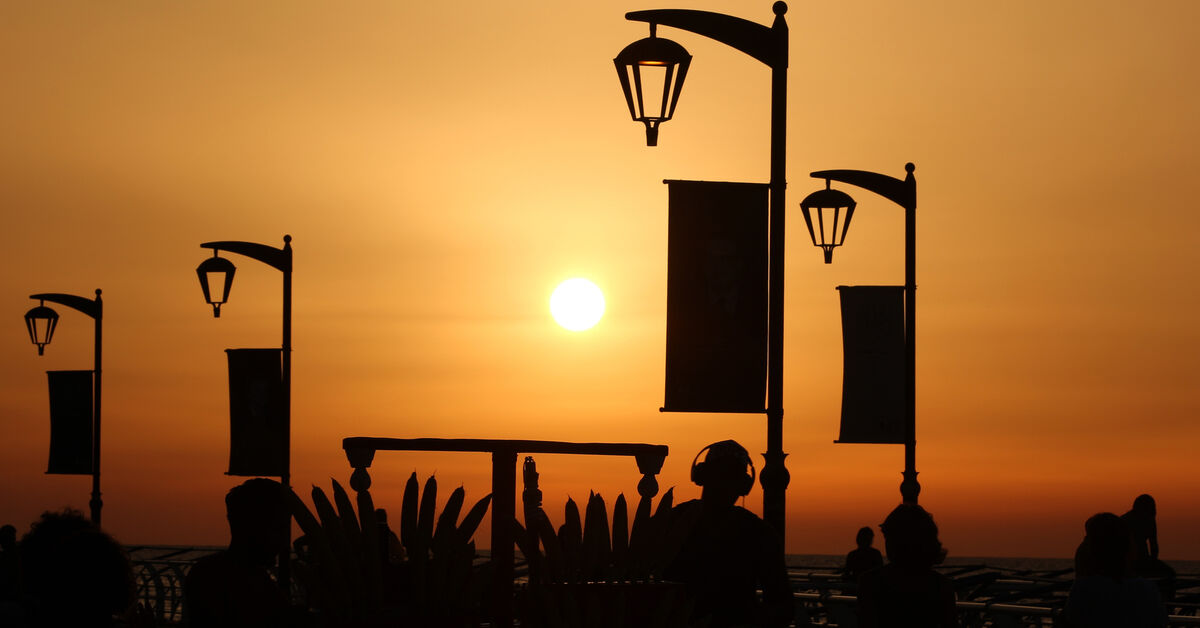 Lebanese streetlights continue to be people powered - Vimarsana News