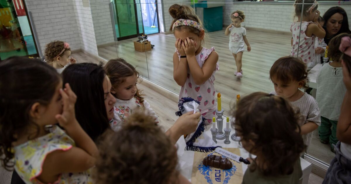 UAE opens first kosher market for growing Jewish community - Vimarsana News