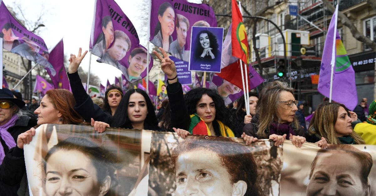 Thousands march in Paris in memory of 2013 murder of Kurds