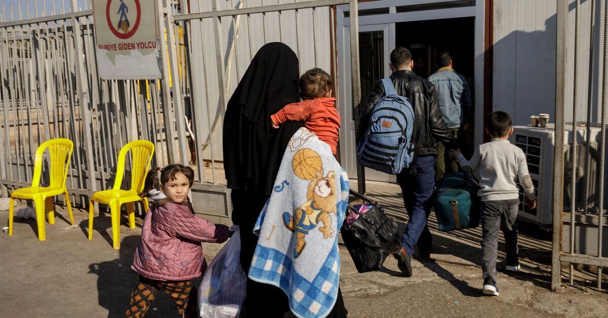 Suriyeli göç: Türkiye’deki depremden sonra yaklaşık 30.000 mülteci evlerine döndü