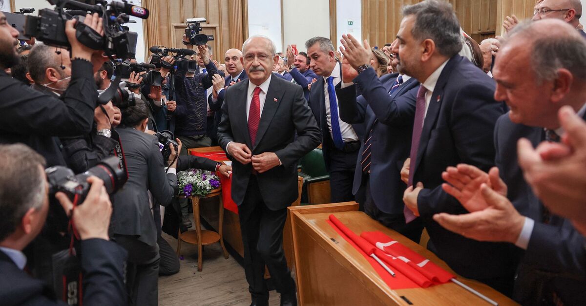 Türkiye’deki muhalefet kampları, Mayıs seçimleri öncesinde tabanlarını genişletmenin peşinde