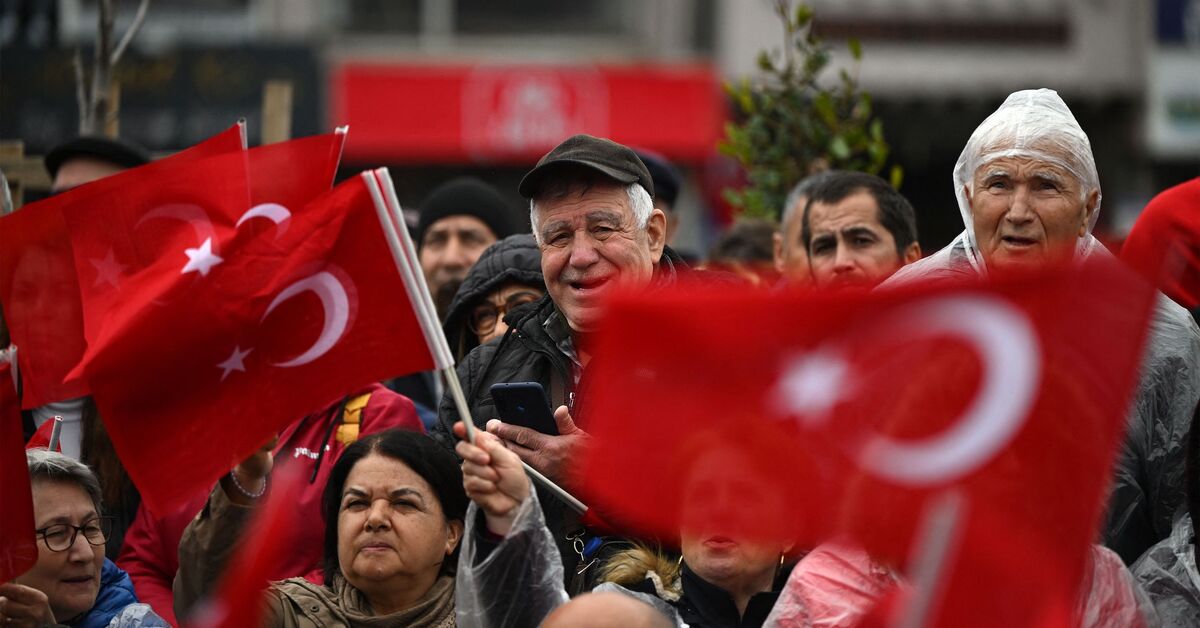 Türkiye’nin kararsız seçmenleri Erdoğan’ın kader seçimlerini etkileyebilir