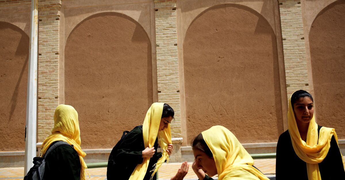 Fury in Iran as officials fail to address schoolgirls' poisonings - Vimarsana News