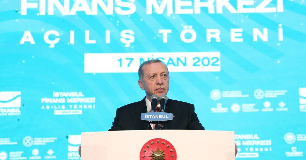 Erdoğan, seçimler öncesinde İstanbul’da yarı boş bir finans merkezi açtı