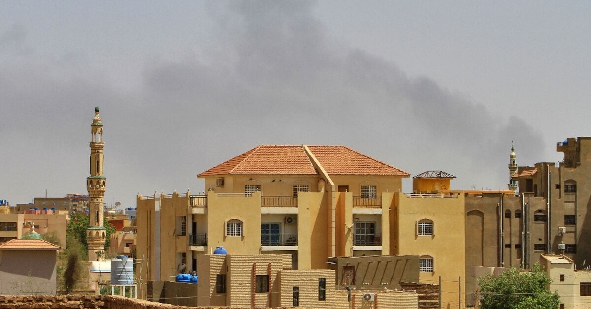 Blasts rock Khartoum as warring sides affirm humanitarian pledge - Vimarsana News