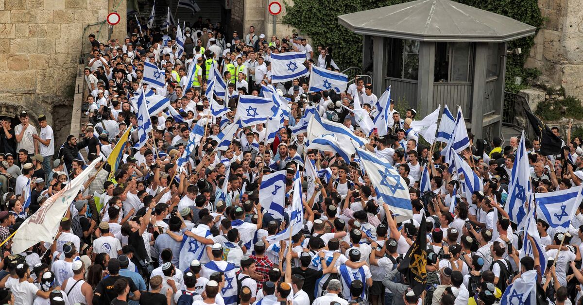 Israeli Jews, Palestinians clash at Flag March in Jerusalem - Vimarsana News