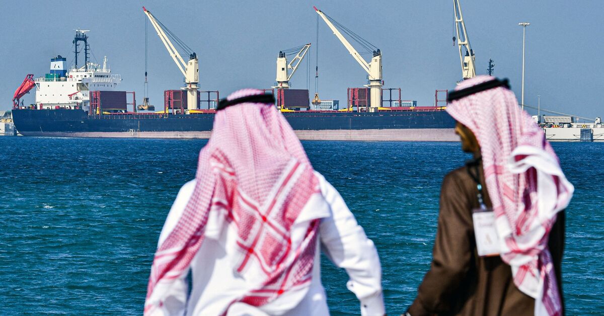 Saudi oil exports fall to 21-month low - Vimarsana News