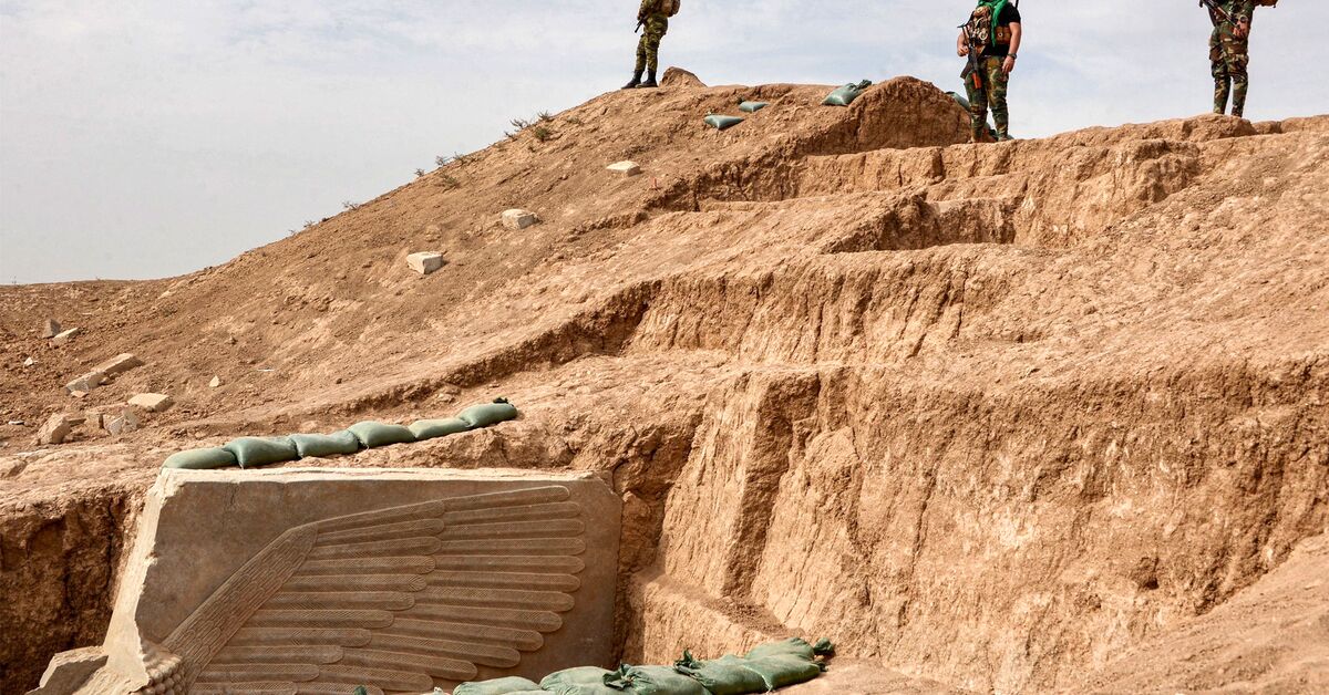 Iraq unveils ancient Assyrian lamassu statue in Nineveh province Al