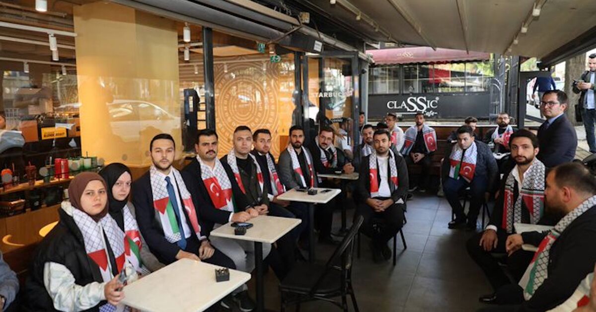 İsrail karşıtı protestoların ortasında Türkiye'de Starbucks'a resmi boykot ve oturma eylemleri düzenlendi
