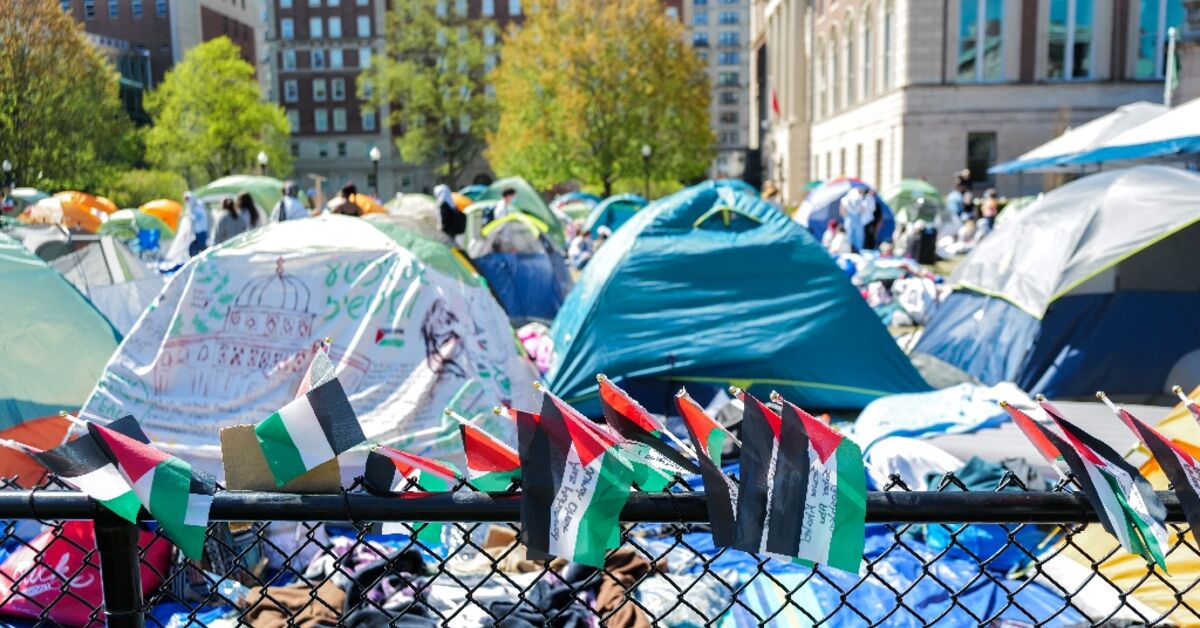 Columbia officials, pro-Palestinian student protesters find tense truce - Vimarsana News