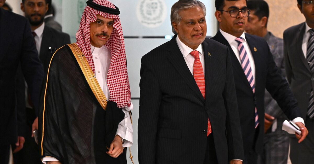As Iran, Israel trade fire, Saudi Arabia and Pakistan try to forge ...