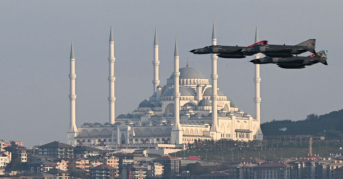 Savaşlar şiddetlenirken, Türk askeri endüstrisi savaş uçakları ve drone sektörlerinde bir patlamaya tanık oluyor