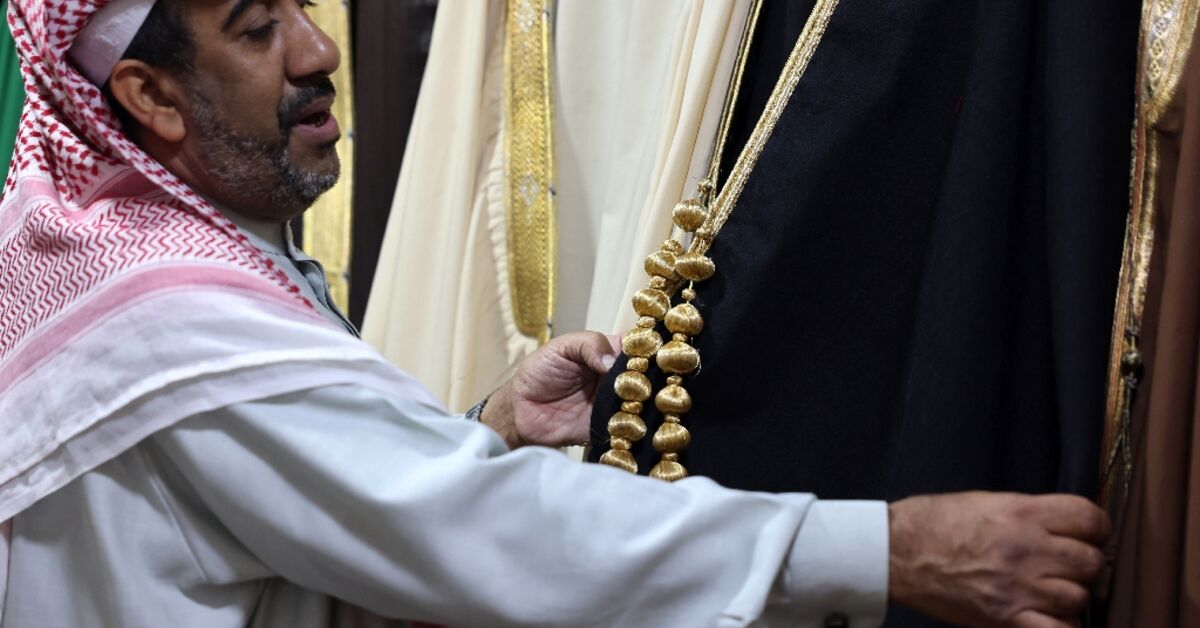 'My entire life': Saudi tailor keeps robe-making craft alive - AL ...