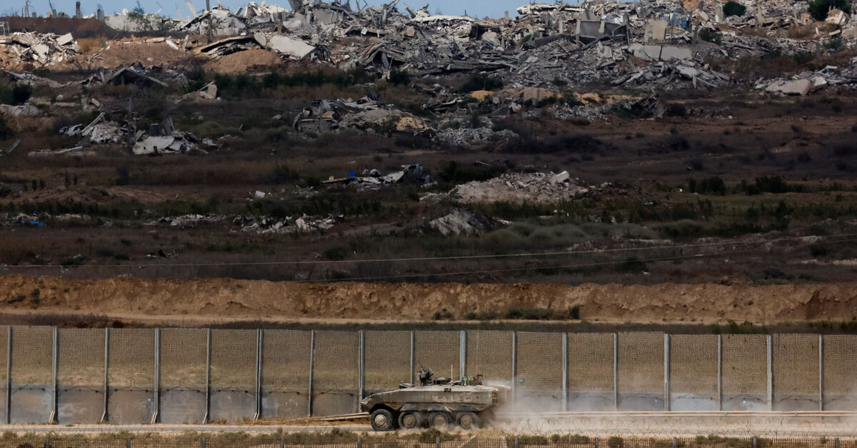 Macron: Israeli Settlements Threaten Palestinian Statehood