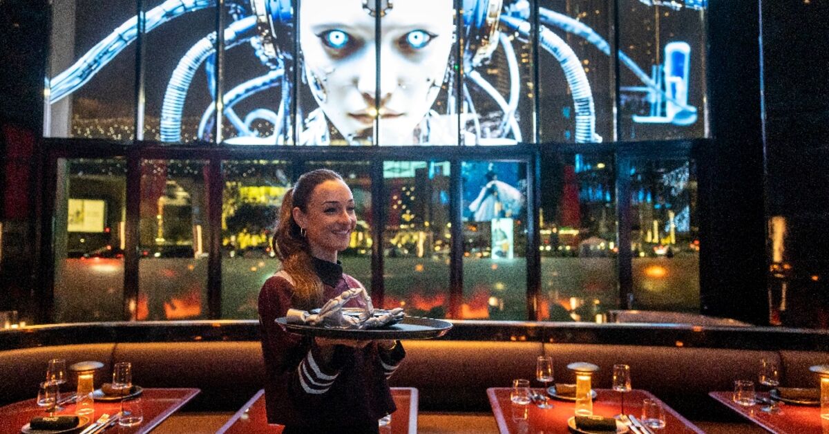 Dubai Restaurant Debuts World's First AI Chef