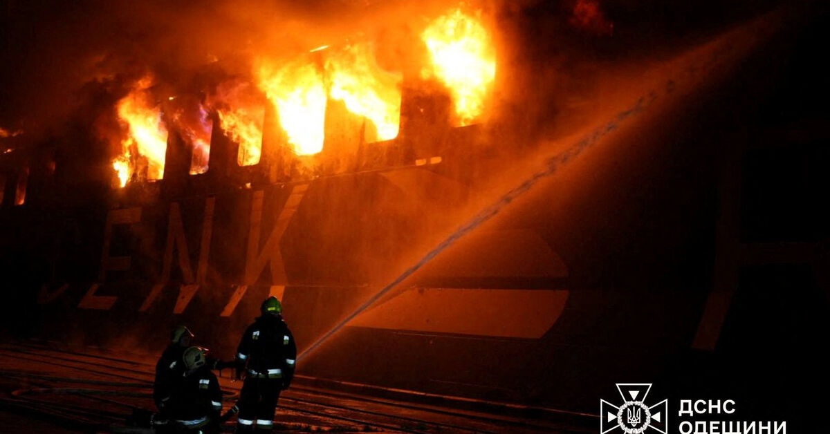 Russia attacks two Ukrainian ports, damaging three Turkish-owned vessels