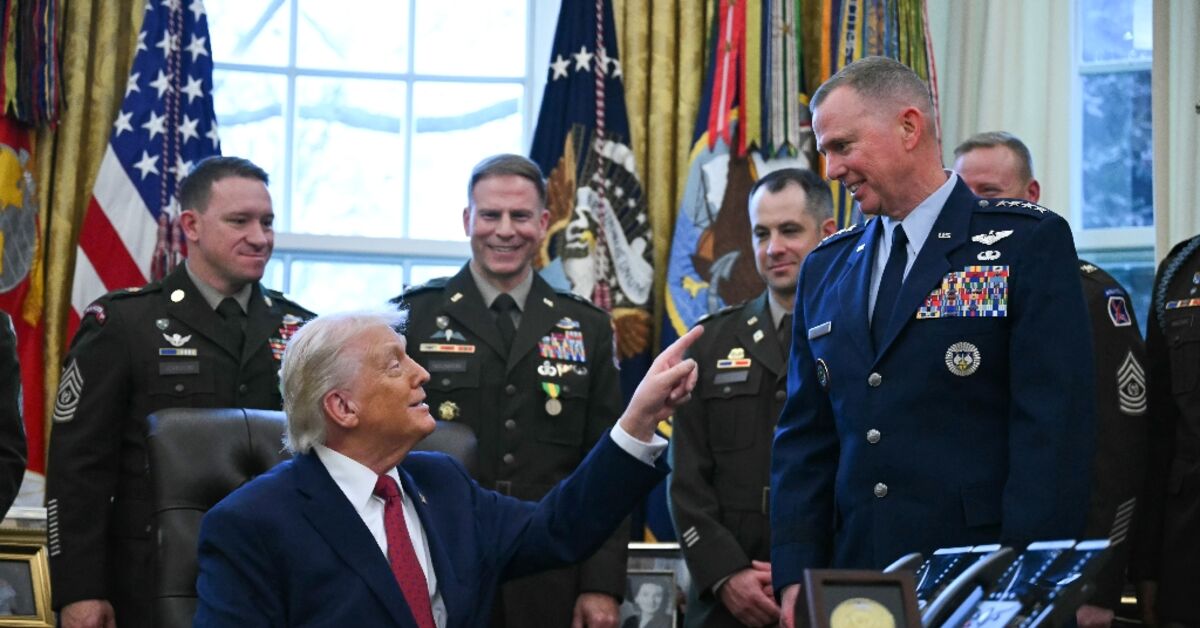 Trump imposes full travel bans on seven more countries, Palestinians