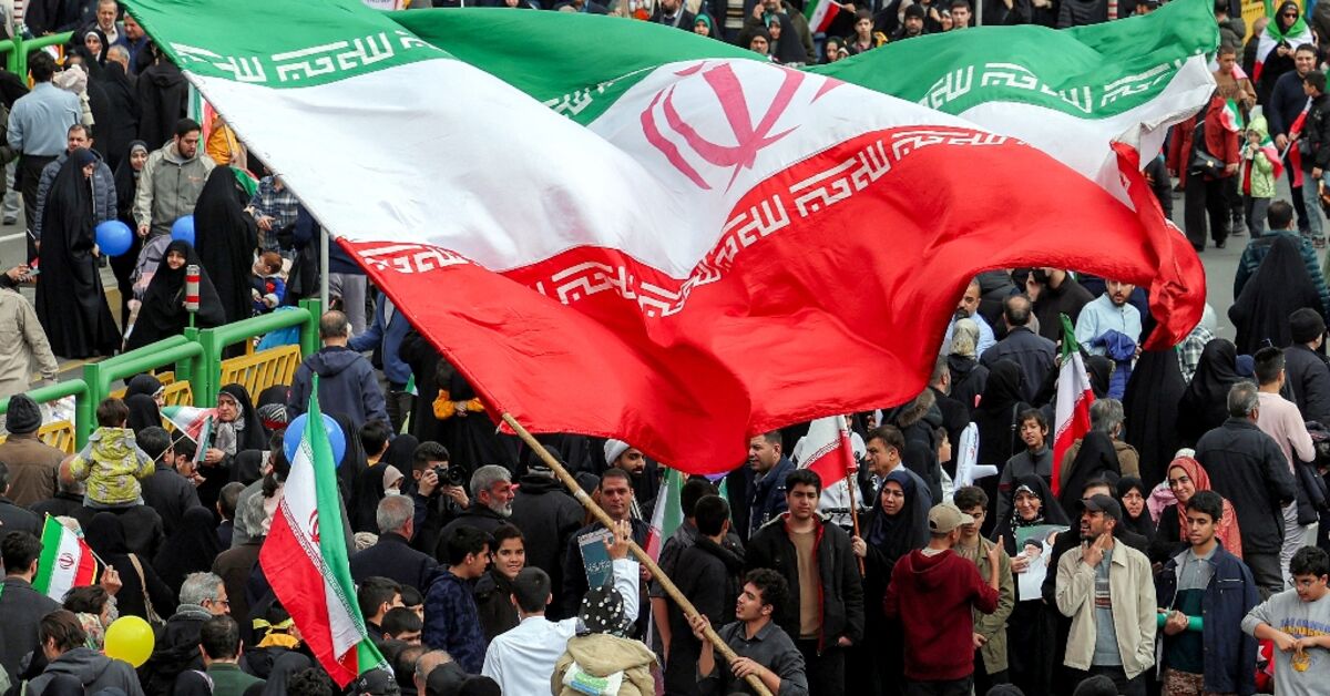 US to deploy new aircraft carrier to Middle East as Trump warns Iran