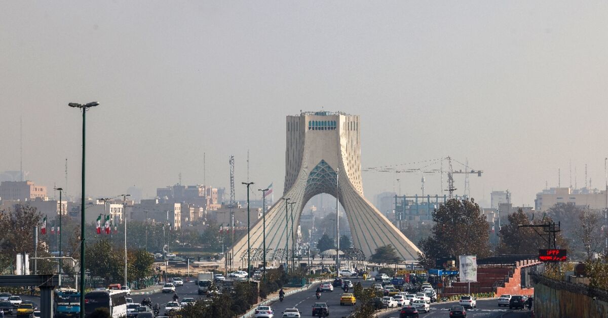 Iranians chant slogans against supreme leader at memorials for slain protesters