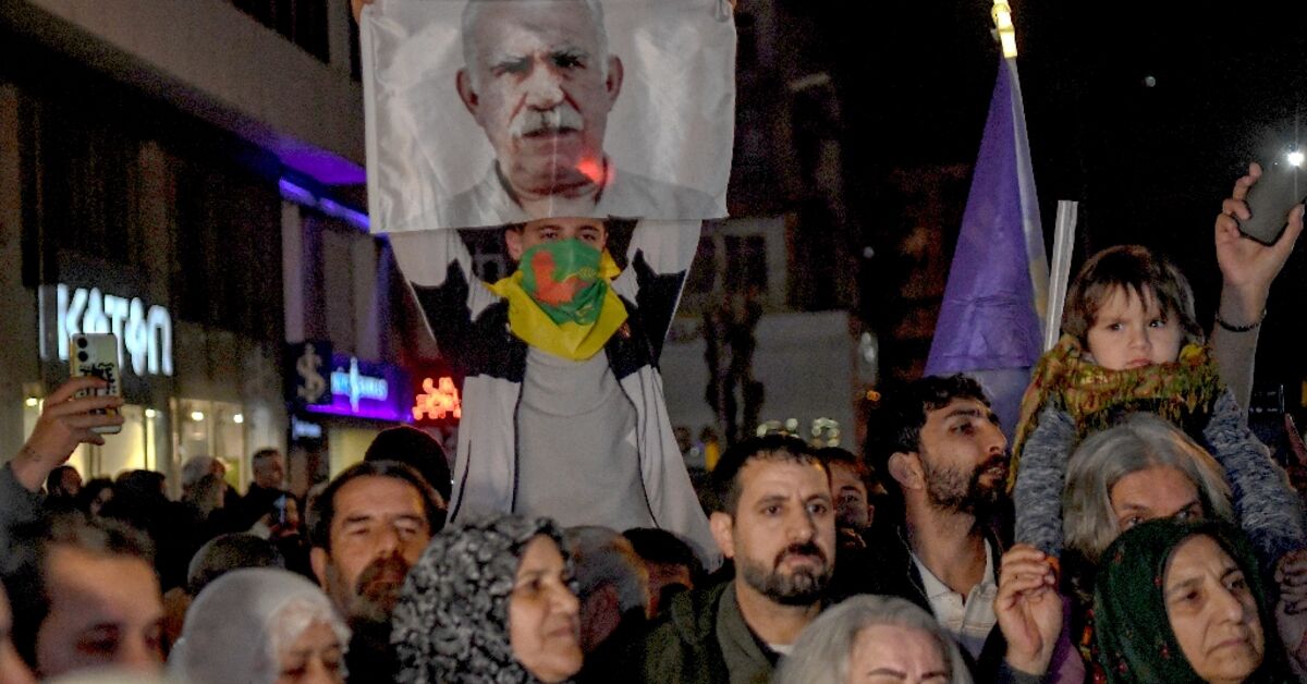 Turkey MPs back moves to 'reintegrate' former Kurdish fighters