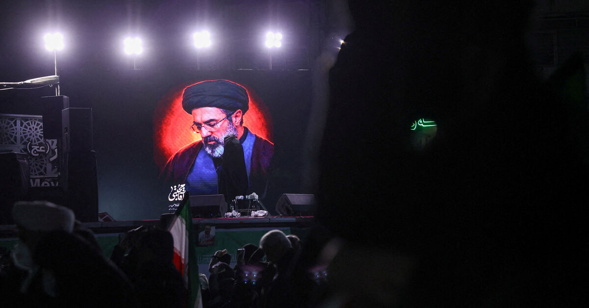 Iran's foreign minister says there is no problem with supreme leader