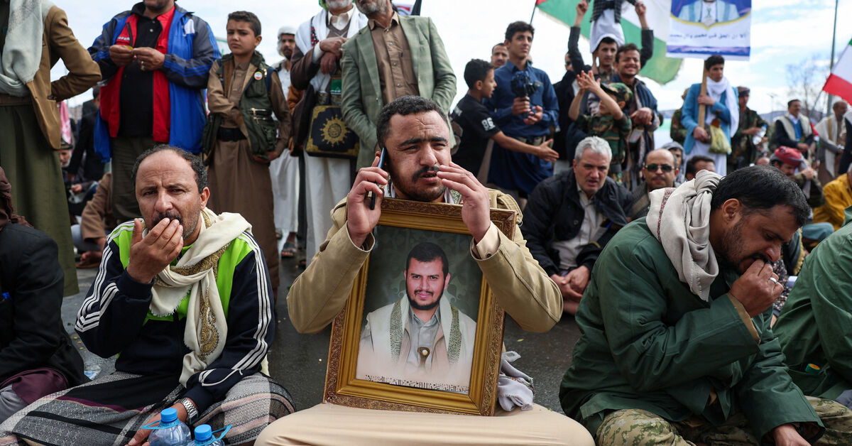 Yemen's Houthis say 'fingers on the trigger' as US-Israeli war on Iran widens