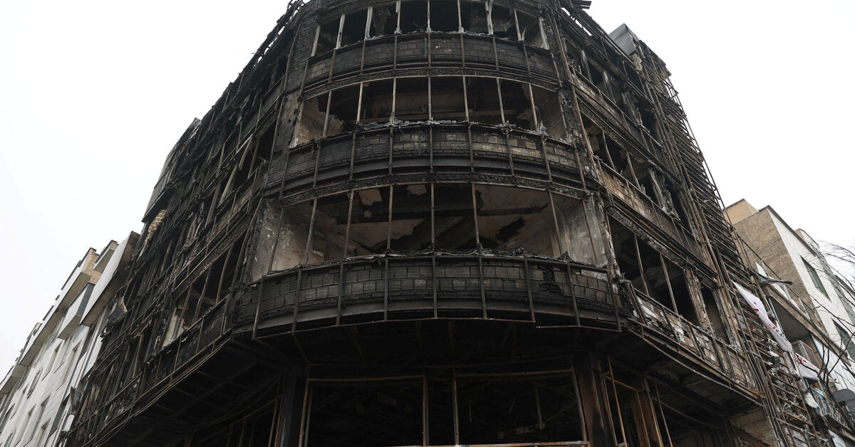 İran, Savaş Sonrası Ekonomik Çöküş Korkusuyla Muhalefeti Bastırıyor