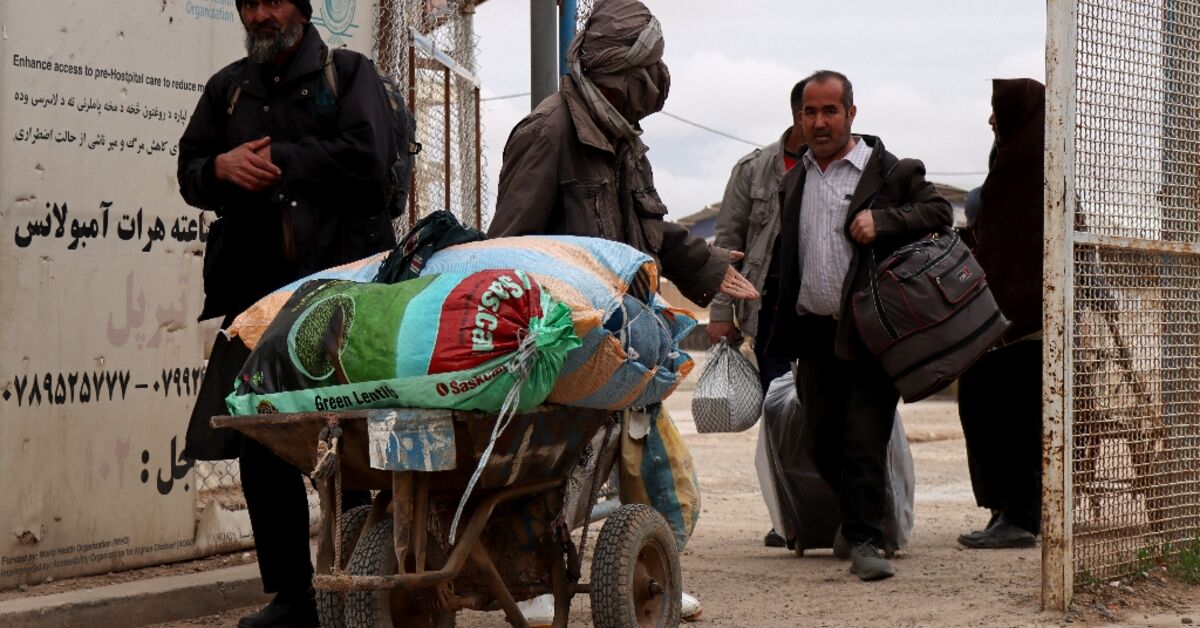 'No good choice': the Afghans forced to return from Iran