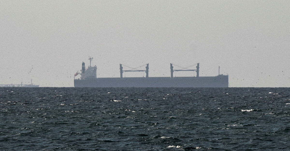 Exclusive-US intelligence warns Iran unlikely to ease Hormuz Strait chokehold soon, sources say