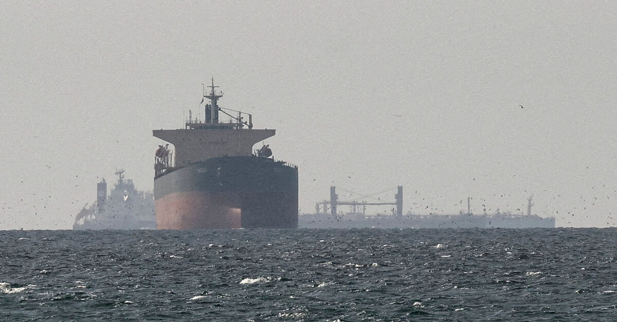 Shipping traffic remains at virtual standstill through Hormuz, data shows