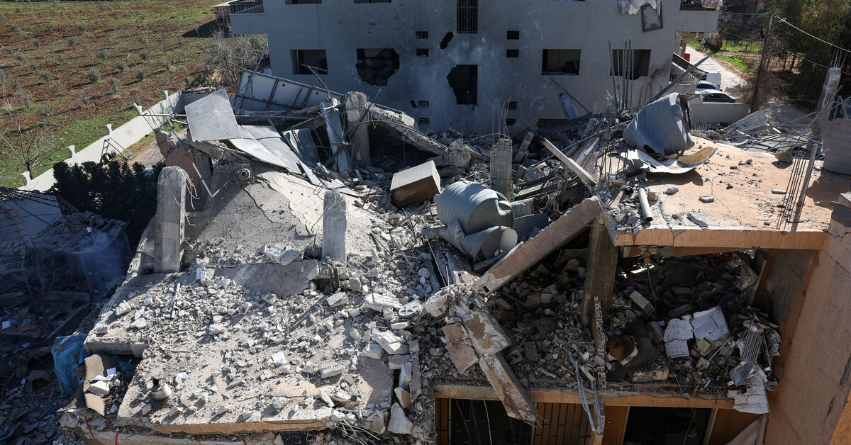 Israeli Airstrikes Target Hezbollah Sites in Lebanon