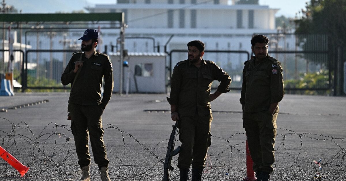 US-Iran talks in Pakistan uncertain as sides trade accusations