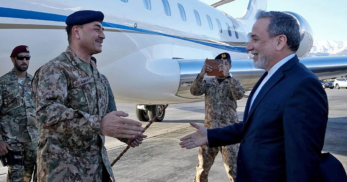 Pakistan's military chief takes lead on US-Iran talks in diplomatic blitz