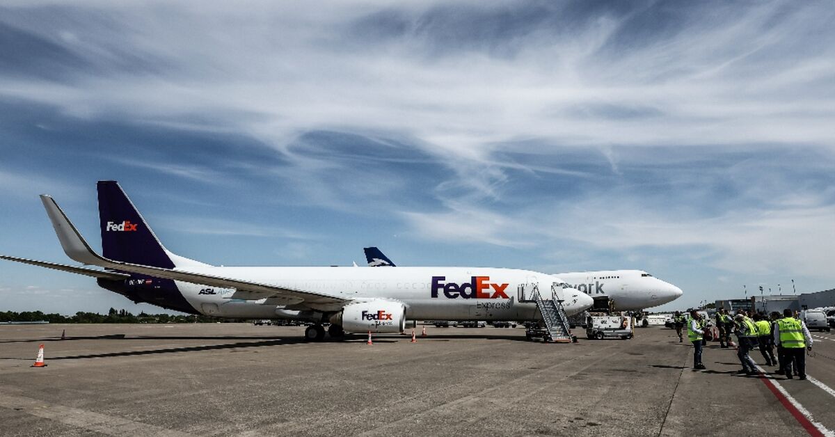 FedEx faces French 'genocide' complaint over Israel cargoes