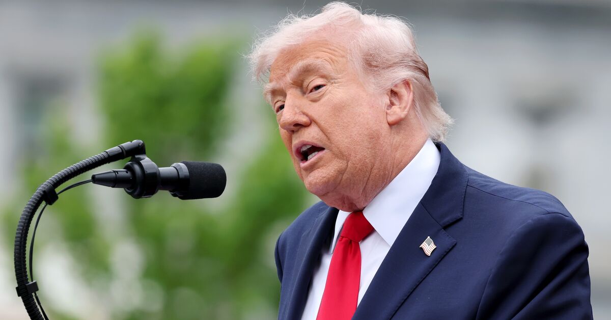 Trump speaks with Netanyahu, Putin as Iran pressure campaign escalates