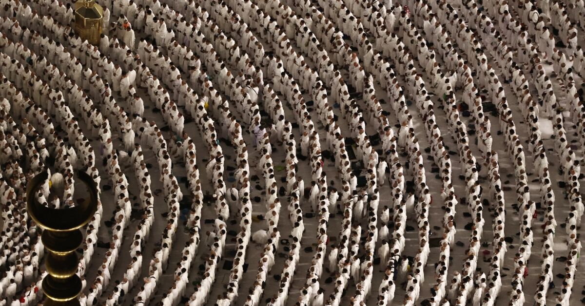 Saudi Arabia turns to drones to shield pilgrims from extreme heat
