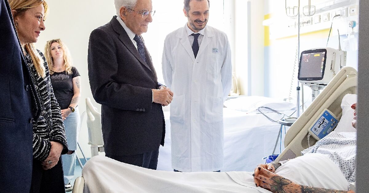 Italian PM meets victims of Modena car incident