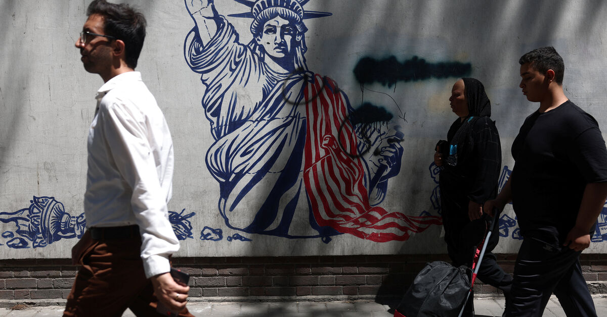 Iran Pursues Limited Interim Deal With U.S. to Ease Economic Pressure