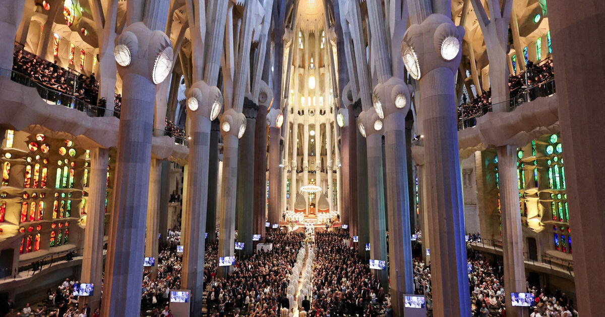 With Pope Leo's blessing, Barcelona's Sagrada Familia reaches new heights