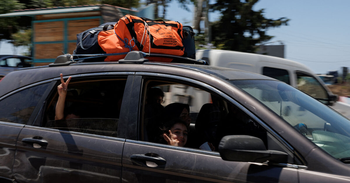 Lebanese villagers return to find homes in ruins