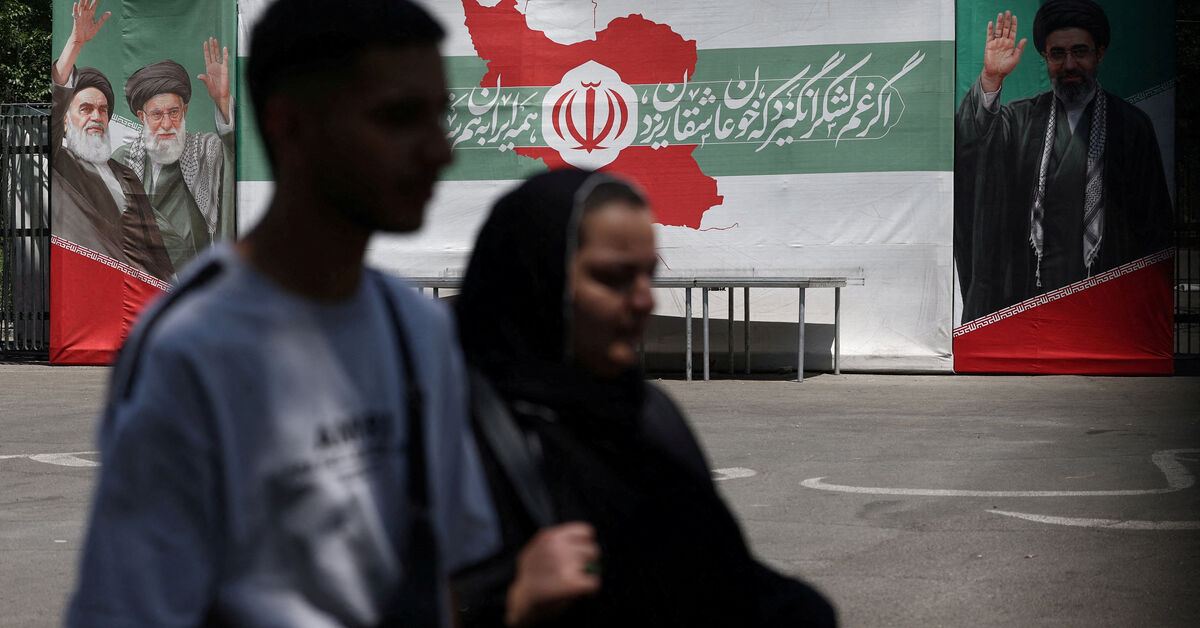 Iranian Guards' business empire to win big if U.S. sanctions lifted