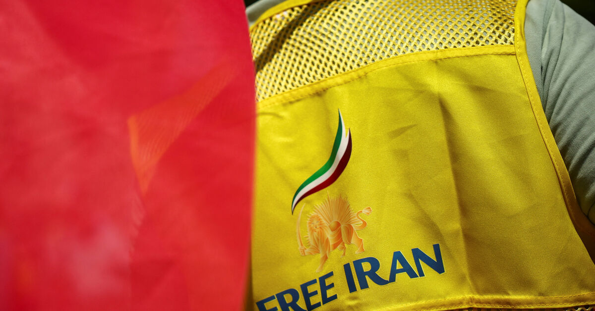 Paris police arrest 20 at banned Iran opposition rally