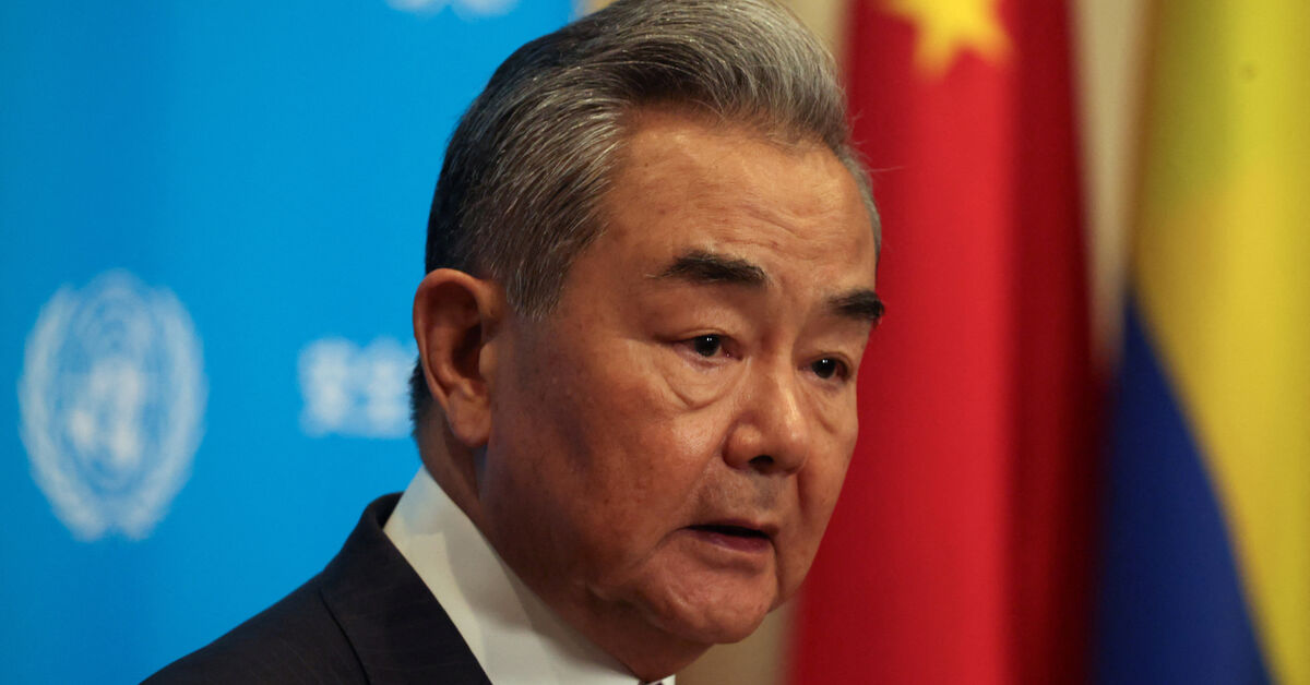Chinese Foreign Minister Calls on BRICS to Cooperate on Minerals and Global Challenges While Opposing Unilateralism