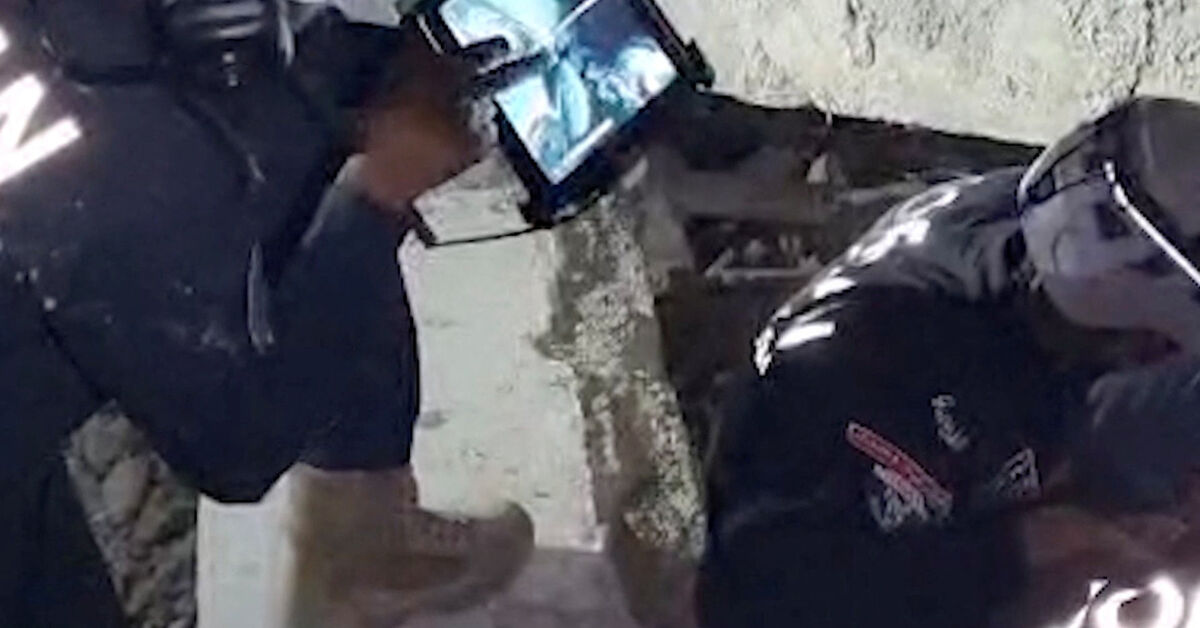 Rescuers in Venezuela pluck child alive from collapsed building six days after twin quakes