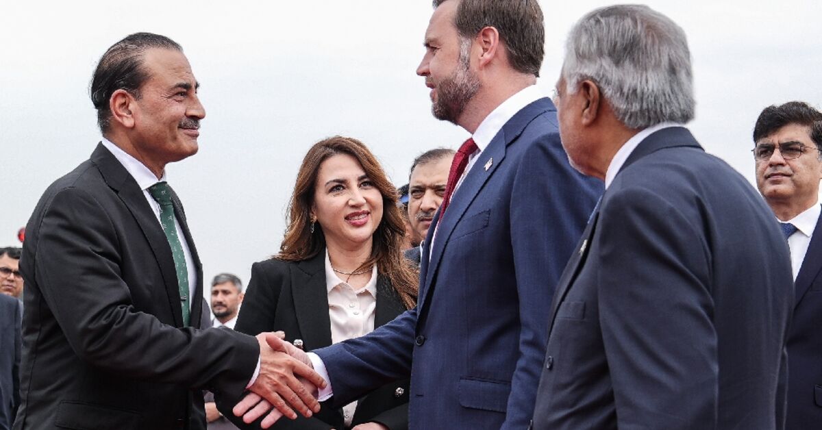 Why is Pakistan involved in a US-Iran peace deal?