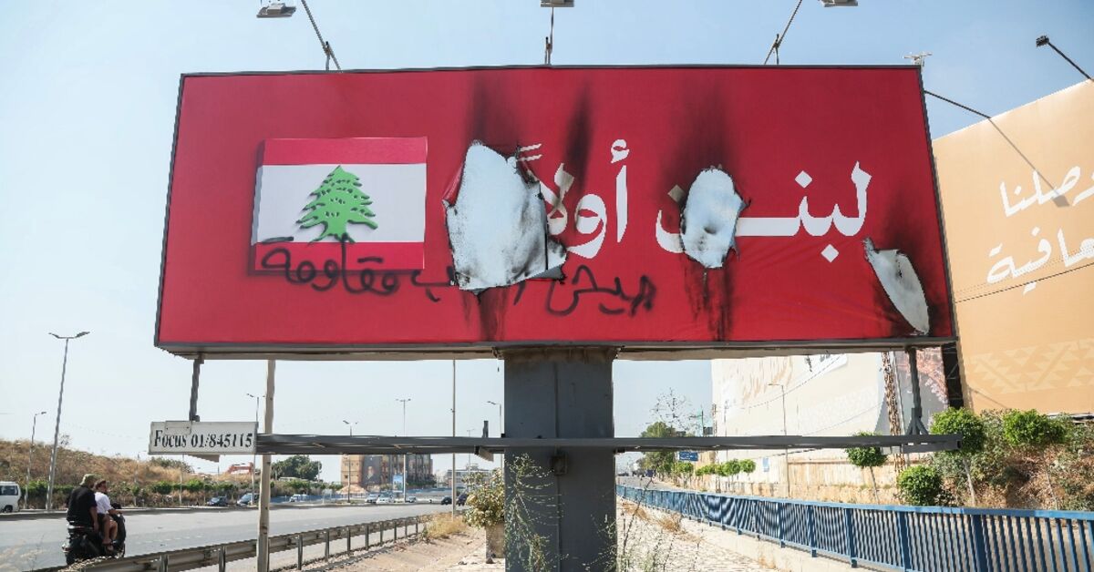 Israel detonates tunnel, strikes south Lebanon 