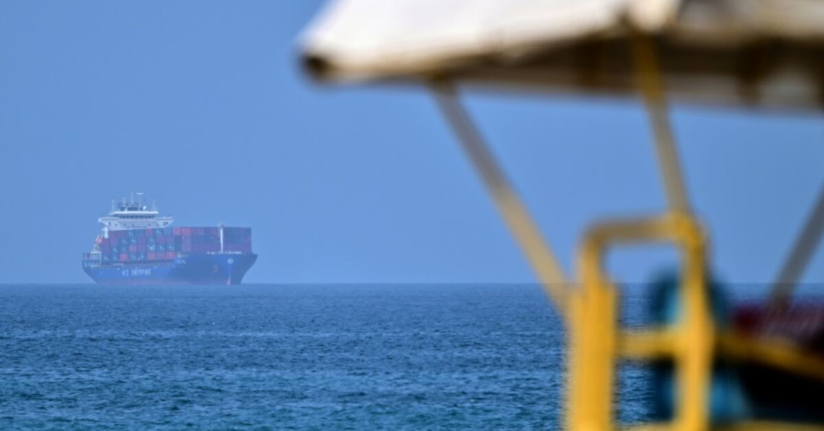 UN maritime head urges halt to Hormuz transit to protect seafarers