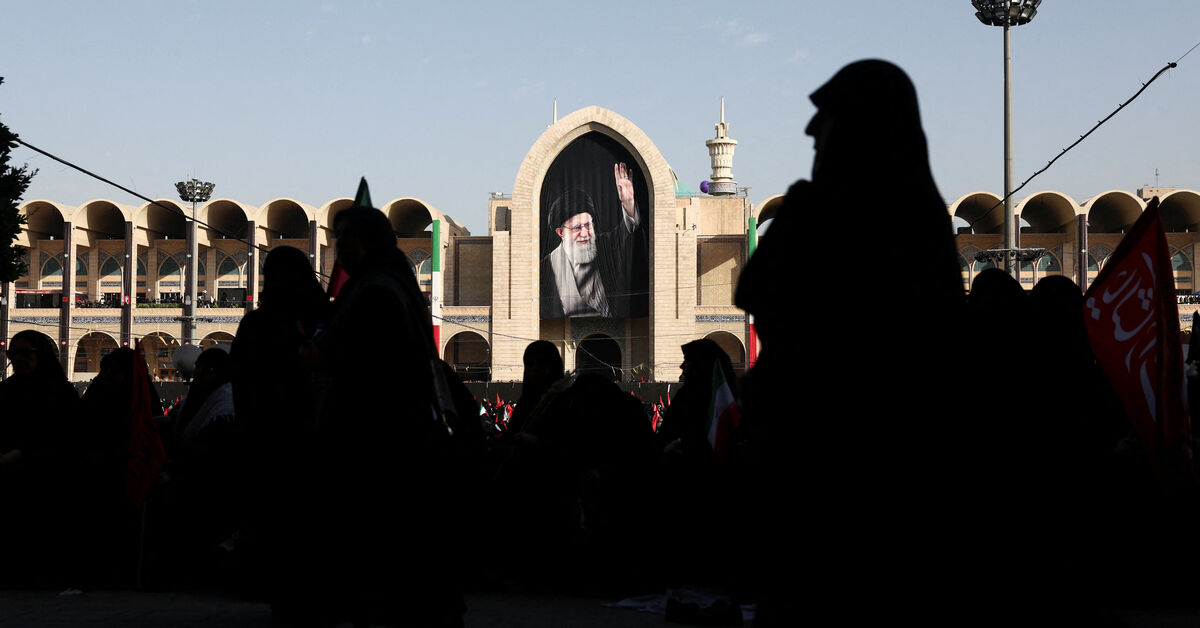 Iranians flock to week-long funeral rites for Khamenei